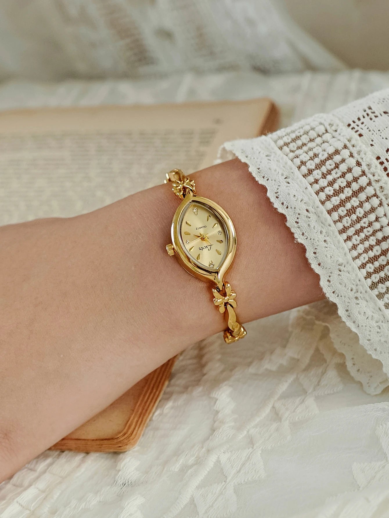 French Retro Gold Small Dial Women's Watch